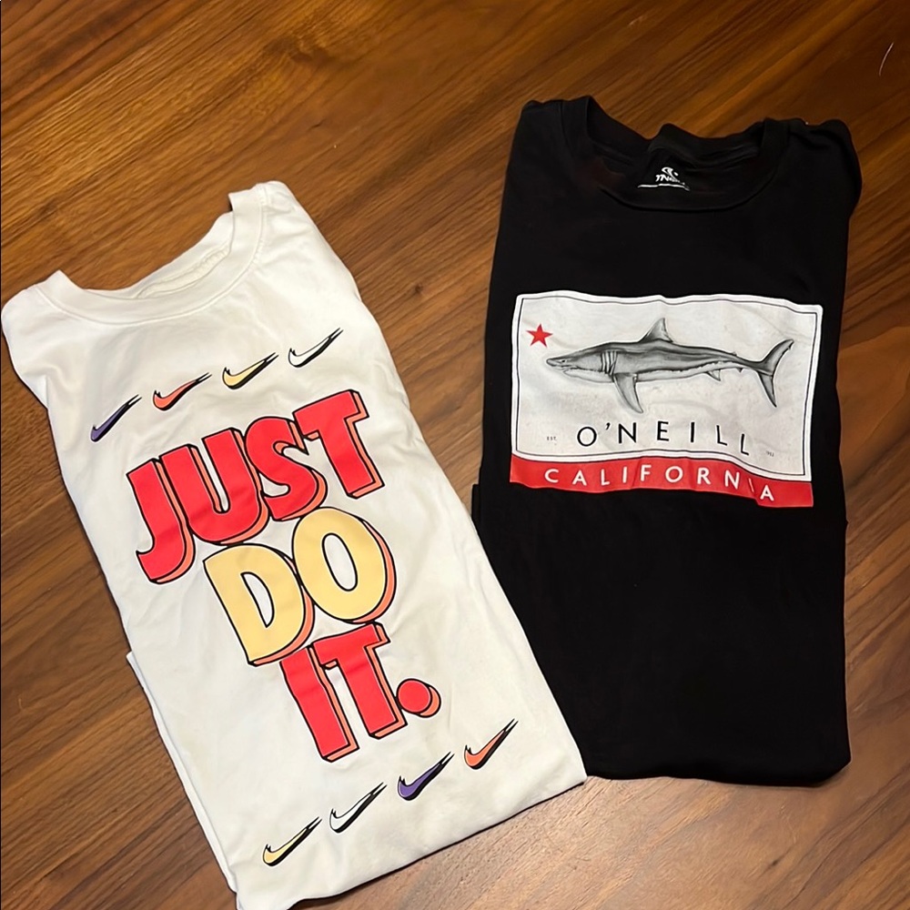2 Men’s T-Shirts Nike & O'Neill - Size Large